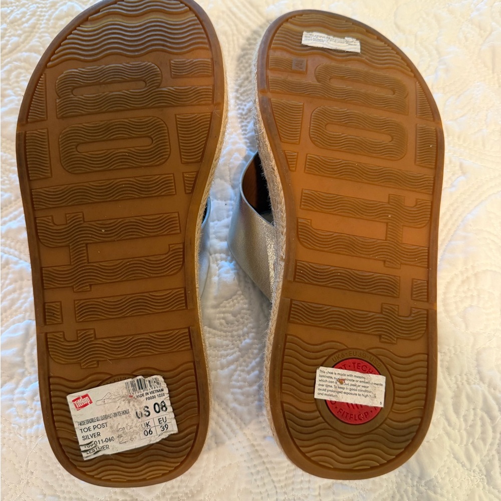 FitFlop Women's Metallic Silver Sandals - Picture 2 of 3